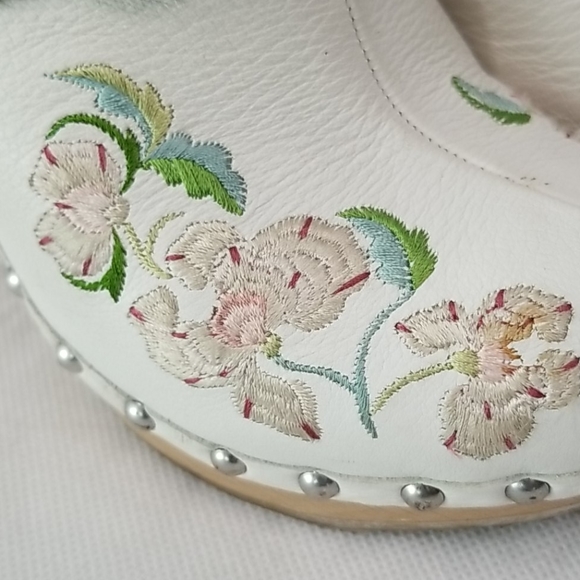 Christian Dior embroidered mules sz 38.5 white - Picture 8 of 8